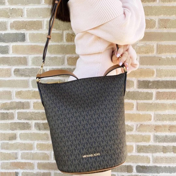 NWT Michael Kors Bucket Bag - Picture 5 of 5